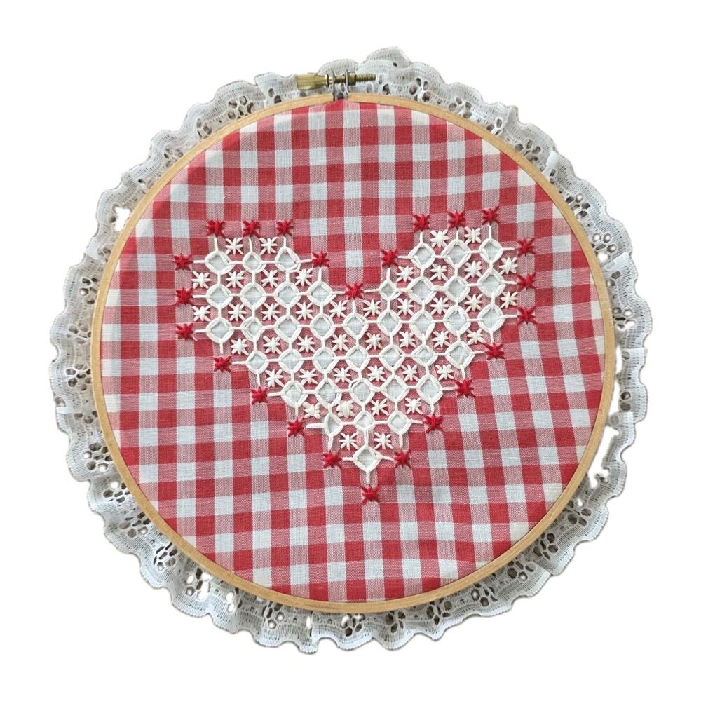 Vintage Embroidered Heart Loop Lacw Trim Plaid Gimgham Cottagecore Farmhouse - Picture 1 of 4